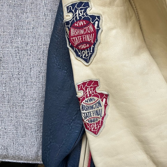 Multi - Picture 3 of 7